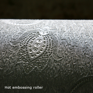 https://www.igiwallcoverings.org/wp-content/uploads/2012/01/Saueressig-Hot-embossing-roller.jpg